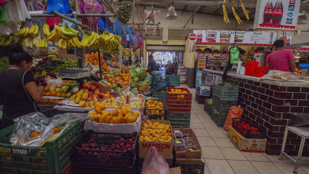 Locatarios contribuyen con estrategia anti robo en el mercado.